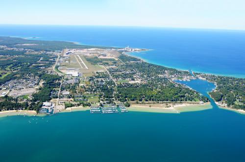 Charlevoix & Airport