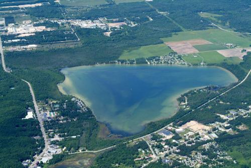 Round Lake