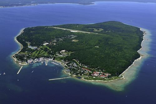 Mackinaw Island S-N