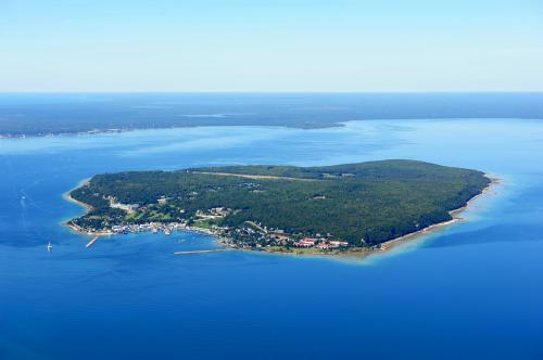 Mackinaw Island S-N 2011